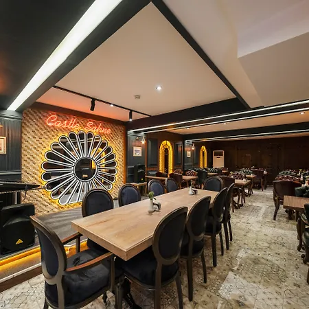 Castle Old Town Hotel 3*