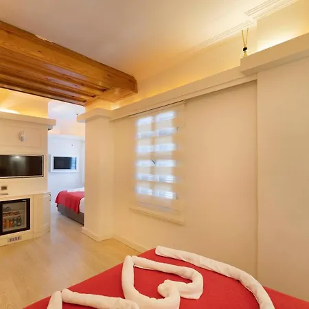 Castle Old Town Hotel 3*
