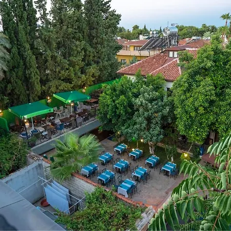 Ξενοδοχείο Castle Old Town 3*